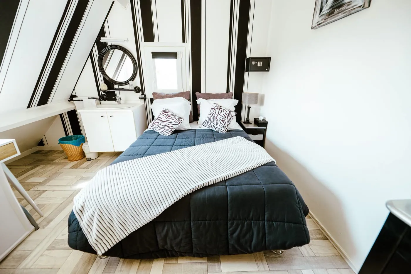Chambre noir et blanc des chambres d'hôtes familiales à Merlimont